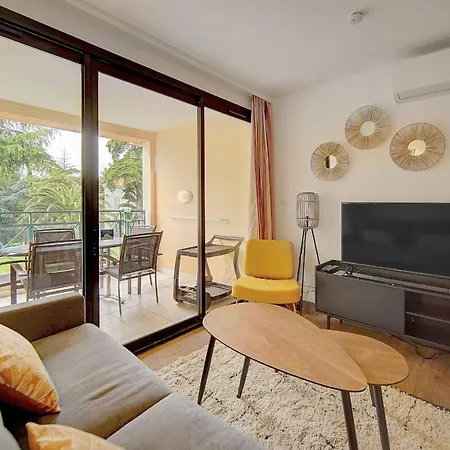 Immogroom - 3 - Renovated - Pool - Air Conditioning - Parking - Wifi Apartment *