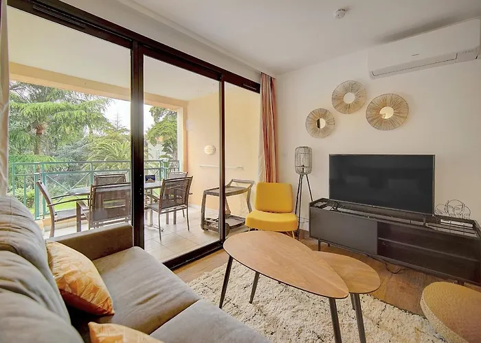 Immogroom - 3 - Renovated - Pool - Air Conditioning - Parking - Wifi Lejlighed *